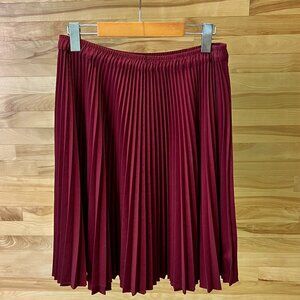 🍷 Club Monaco Burgundy Pleated Skirt – US 2